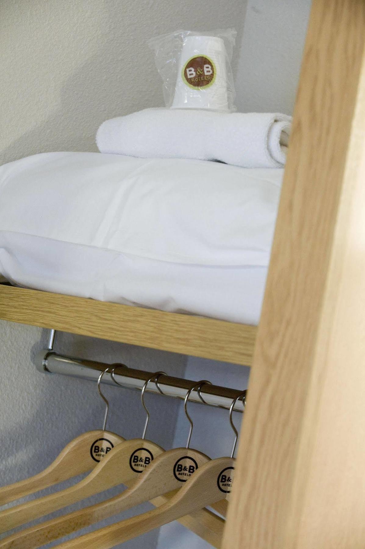 B&B Hotel Calais Centre St Pierre Экстерьер фото