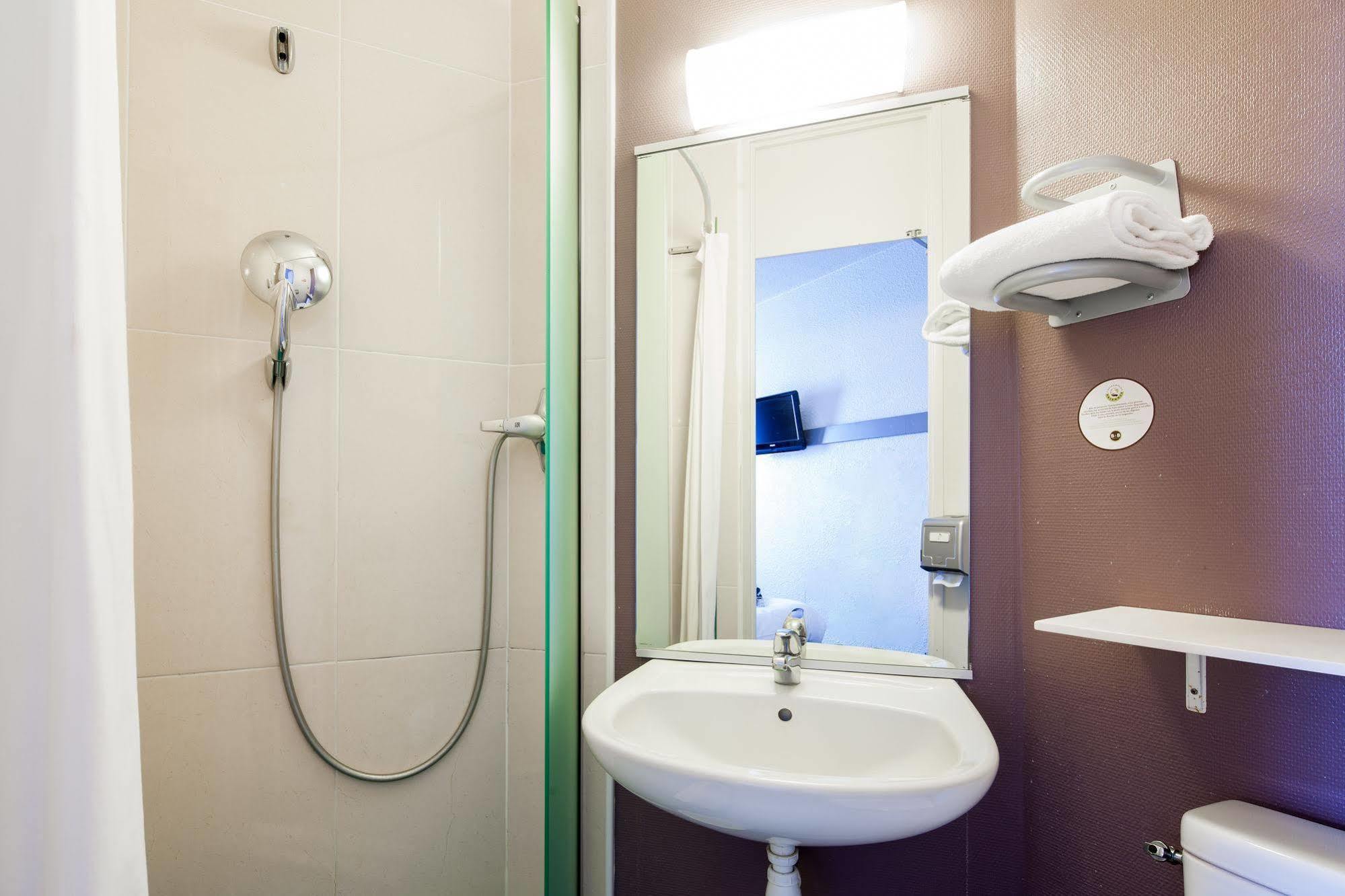 B&B Hotel Calais Centre St Pierre Экстерьер фото
